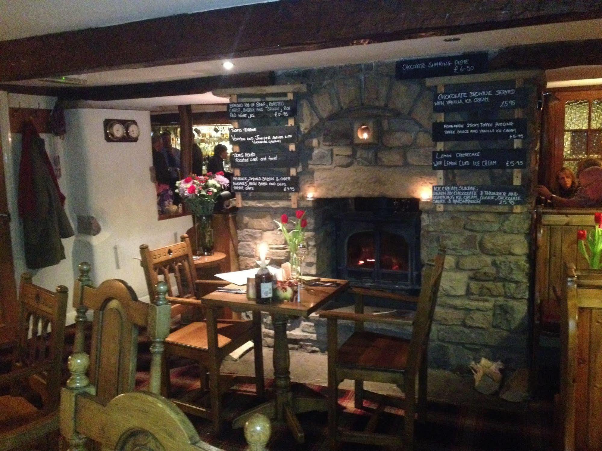 The Dalesman Country Inn Sedbergh Exterior photo